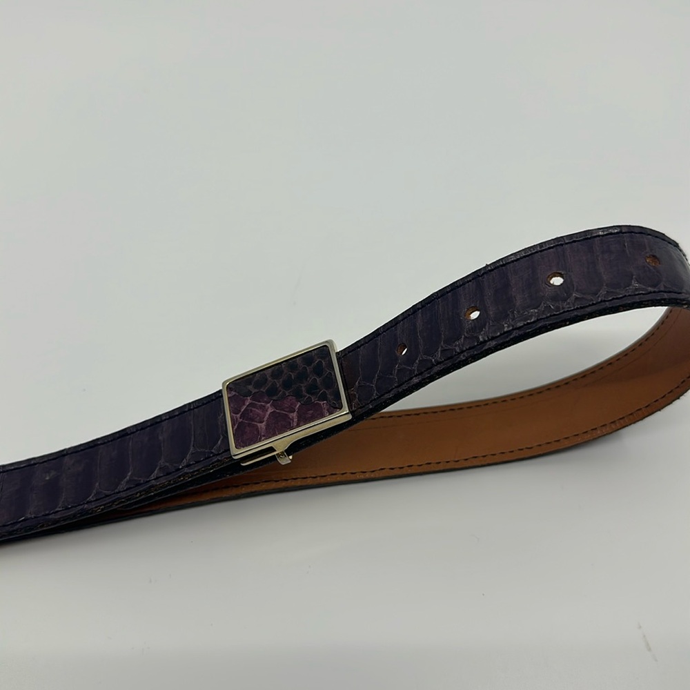 Vtg purple snakeskin leathered thin belt